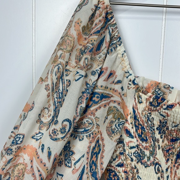 Flying Tomato Womens Top M Cream Blue Gold Smocked Bodice Off-Shoulder Smocked - Picture 4 of 12